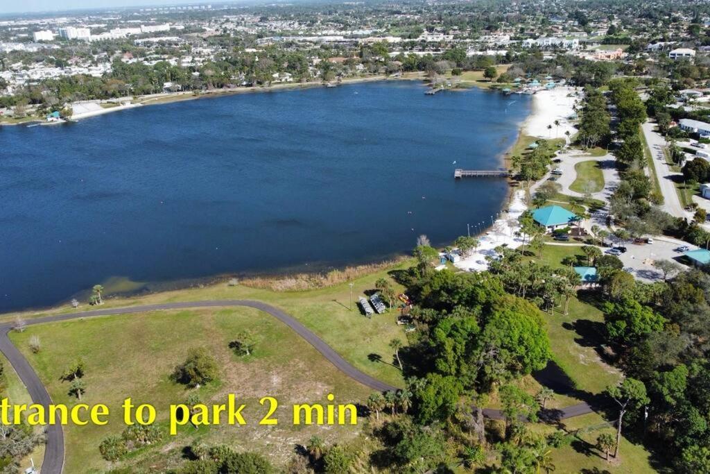 Black Vanilla - Stylish Symphony 3Miles Downtown North North Naples Exterior foto